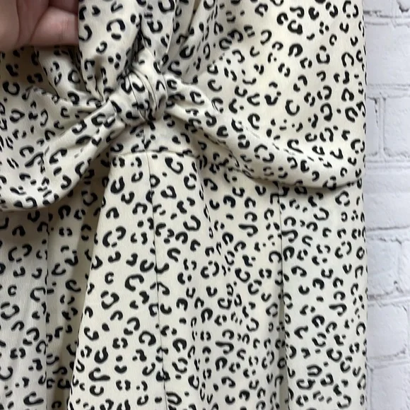 She + Sky NWT animal print straps with tie front size large short romper - Picture 4 of 9